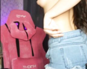 daisypro  2023Apr  tits, oiled, bating, piss