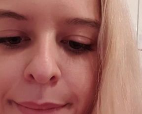 Monikag webcam show 2019-11-22_02-38-25_577