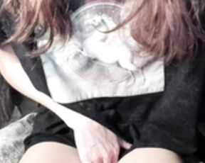 courtney_luv 05 Peehole Inspection