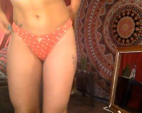 Amberhaze420 show her slaggy tits