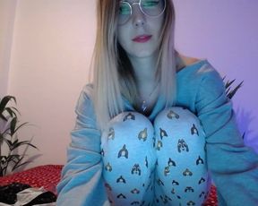 Cassy_cum webcam show 2019-12-06_22-47-46_357