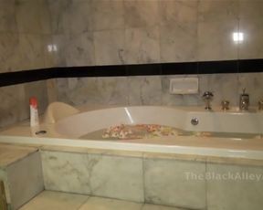 Cutie Belina Bath Time