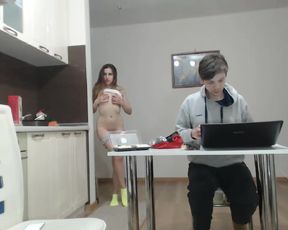 mila07 asks neighbour to fix laptop