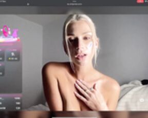 KEELYGAR22 FINGERS HER TIGHT PUSSY