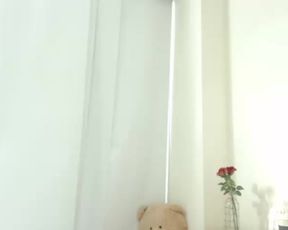CBvaleriehender02
