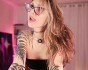 informal_ hot show with dildo pussy rub closeup