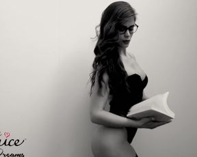 LITTLE CAPRICE - FUCK THE POSTMAN