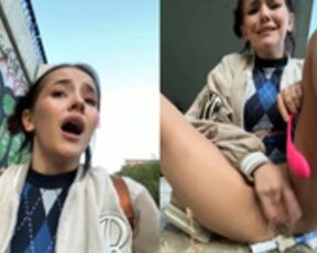 chloeDolfi_Squirt outdoors with a control vibe(public)