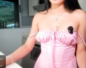 lucia_sandy kitchen