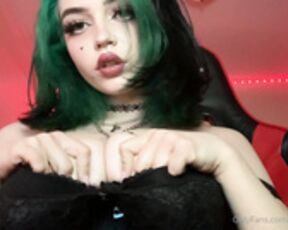 Queen Nephie Goth Titties