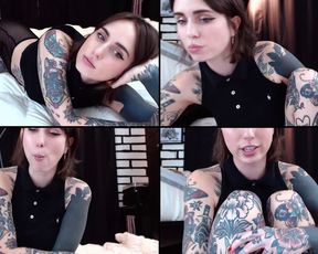Anamercury plays with her pussy baby in cam recording 2017-05-06 095620