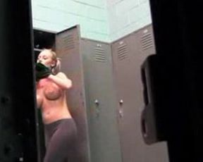 Spying a girl on fitness