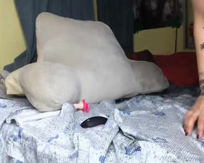 sleazylittlemeemee_170416_0641_female_chaturbate