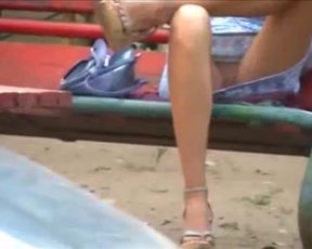 So beautiful Upskir espiandola