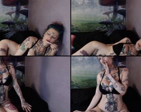 Kandykitten23 rocking her body in free cam recording 2017-08-09_071126