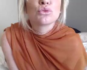 Stifler mom look alike on webcam