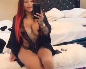 Brittanya Razavi Mastrubation