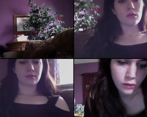 Evelynclaire spread her wet oily pussy to reveal that third pretty pink spot in cam recording 2017-09-06_222743