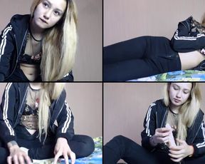 littlewetgf showing off booty and a few peeks of plump pink pussy in free cam recording 2017-09-03_153512