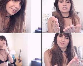 Infinite_T alone in her bed in free cam recording 2017-08-28_043928