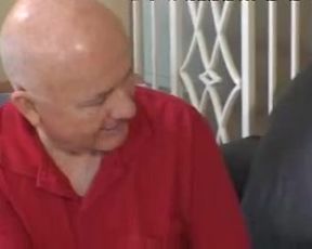 Comparte a su esposa