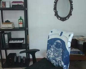 Lucythealien webcam show 2020-02-11_19-52-48_399