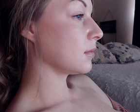 Kandice Jones sits like a statue for 35 minutes