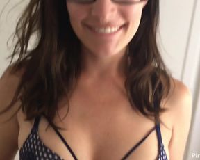 RaeRiley – Facial with Glasses