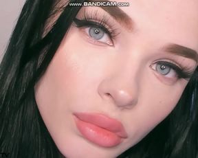 Camgirl getting-high