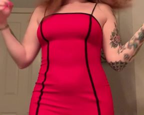 Who is this sexy tatted redhead??