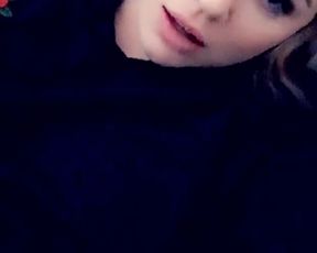 Gorgeous slut masturbating