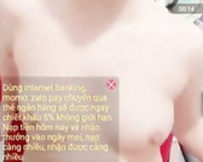 Em này là ai mà nhiều sữa lồn thế ?