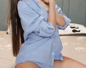 ellamilano BG show with cum on ass