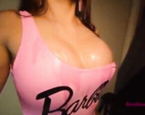 Peitos grandes Latina Bimbo Barbie Óleos