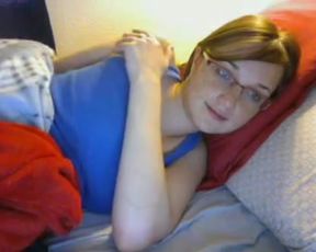 SuzySmartz tease on bed