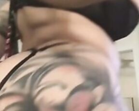 Ebony Bimbo twerking