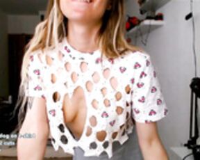 kali_the_goddess 220804 holy shirt, nip flash