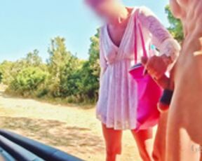 GentlyPerv - Gilrs jerks him off while friends watch